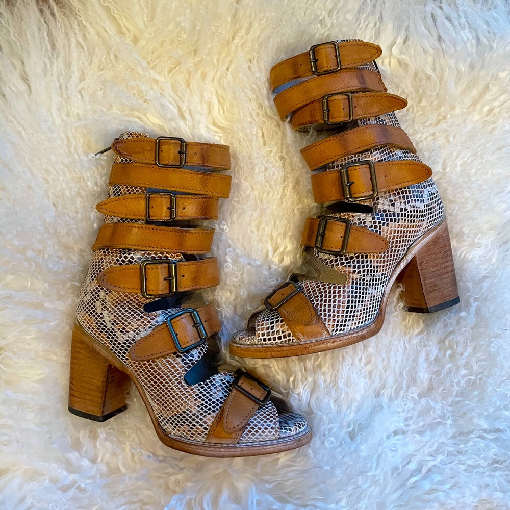 Free Bird strapped sandals